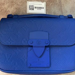 Authentic Louis Vuitton S Lock Slingbag Taurillon Monogram